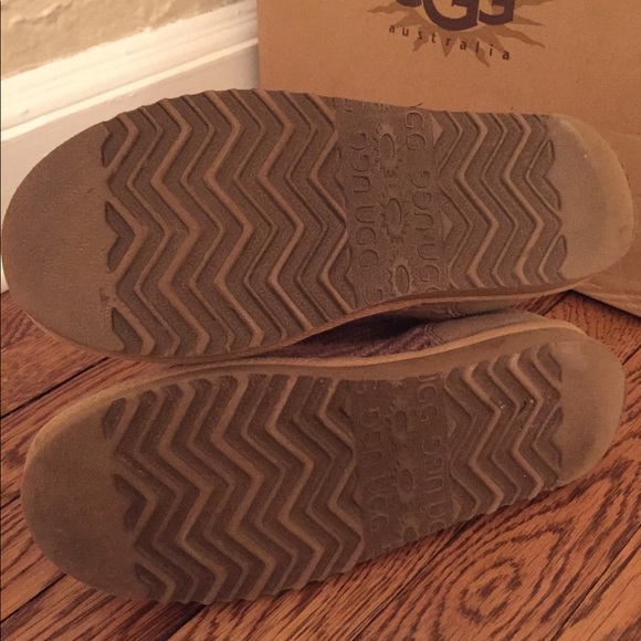 Classic Cardy Tall Uggs - Picture 4 of 6